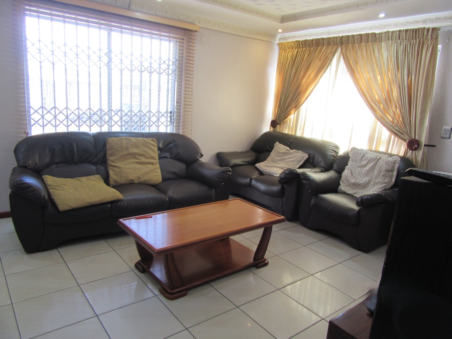 4 Bedroom Property for Sale in Montevideo Western Cape